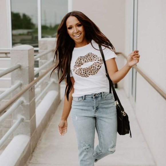 | norah leopard kisses tee | - Picture 3 of 4